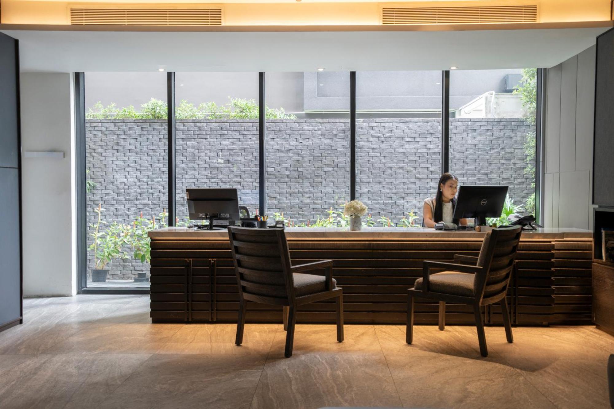 Walton Suites Sukhumvit Bangkok Exterior photo