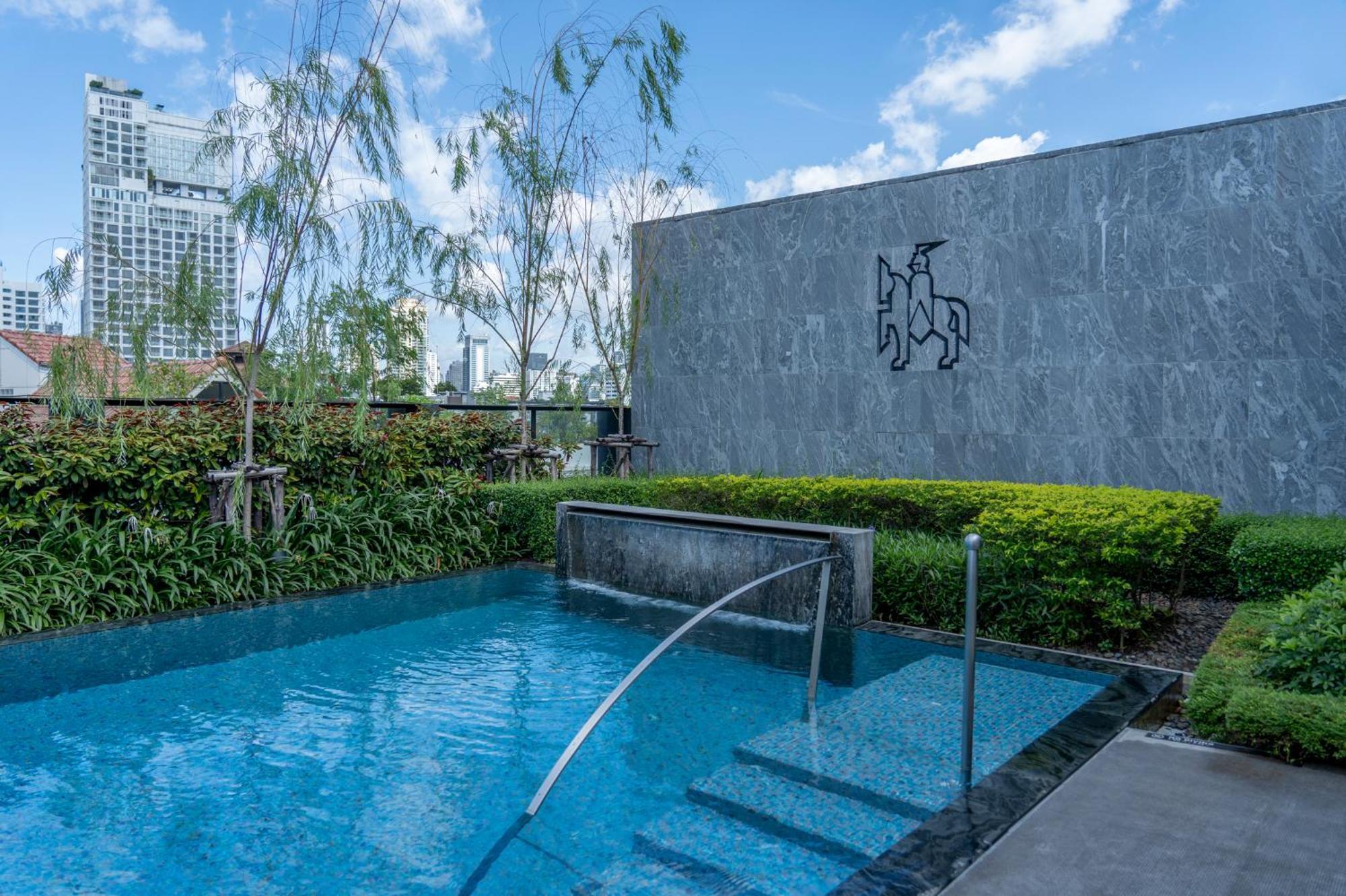 Walton Suites Sukhumvit Bangkok Exterior photo
