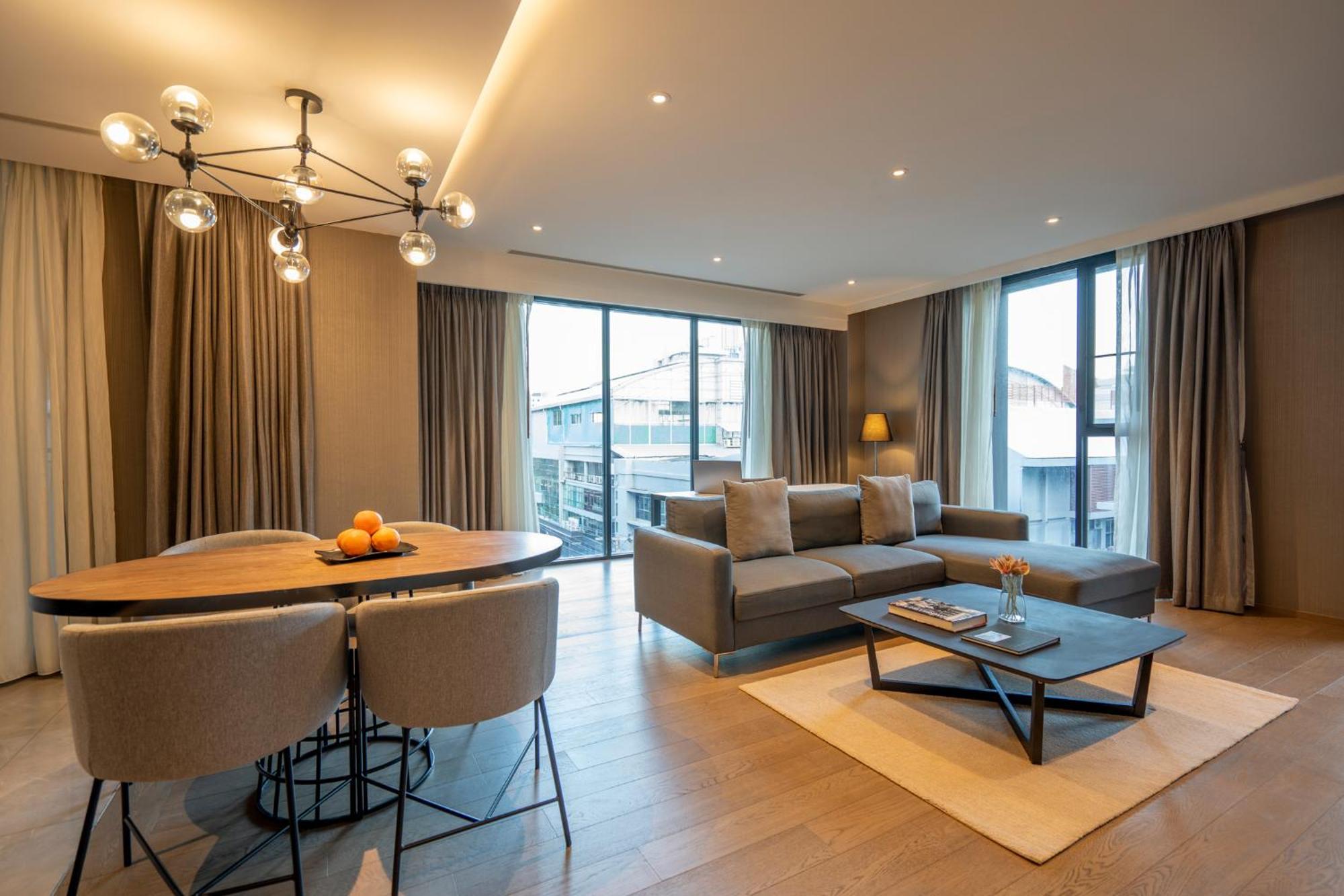 Walton Suites Sukhumvit Bangkok Exterior photo