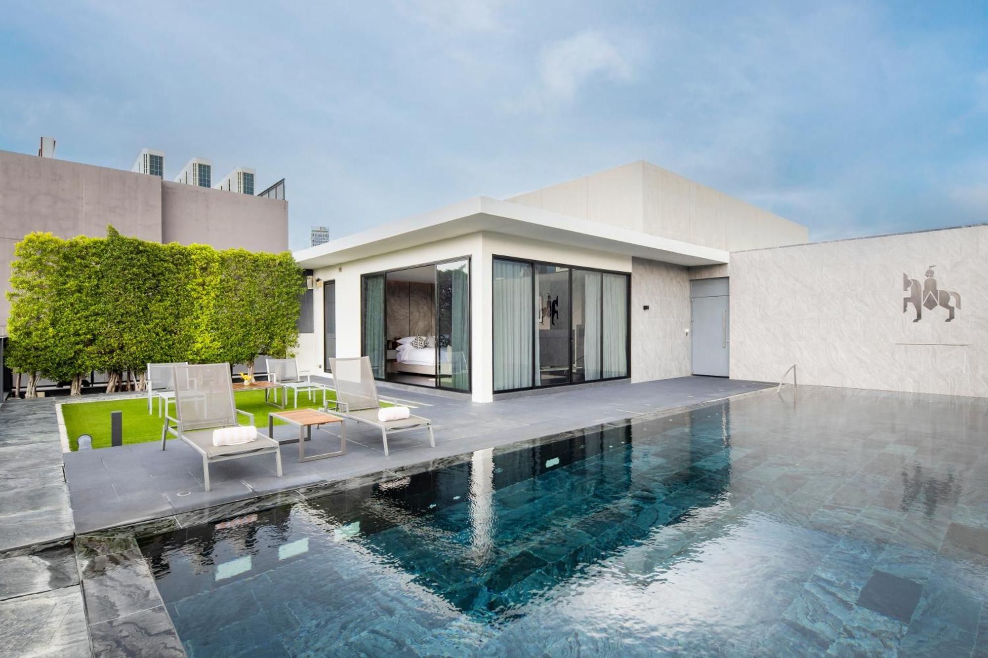 Walton Suites Sukhumvit Bangkok Exterior photo
