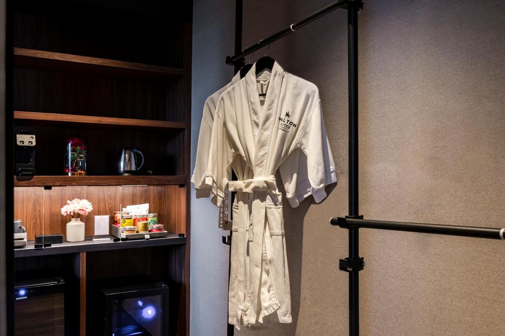 Walton Suites Sukhumvit Bangkok Exterior photo